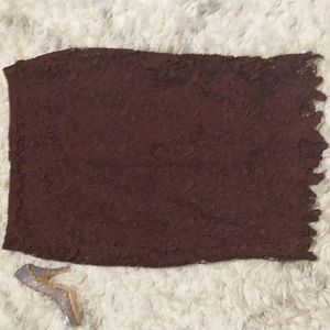 Atmosphere woman's size 6 lined pencil skirt with crocheted floral outer layer